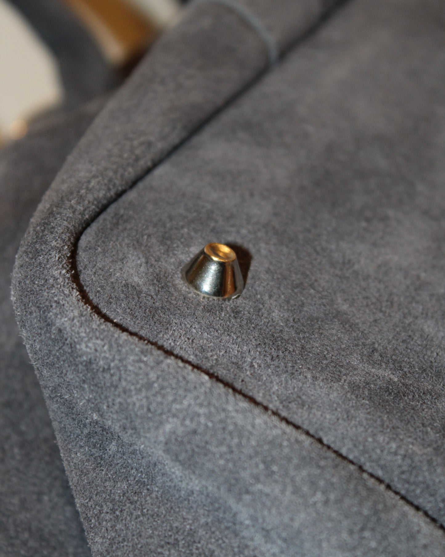 The Nomad Bag in Oscuro Gris