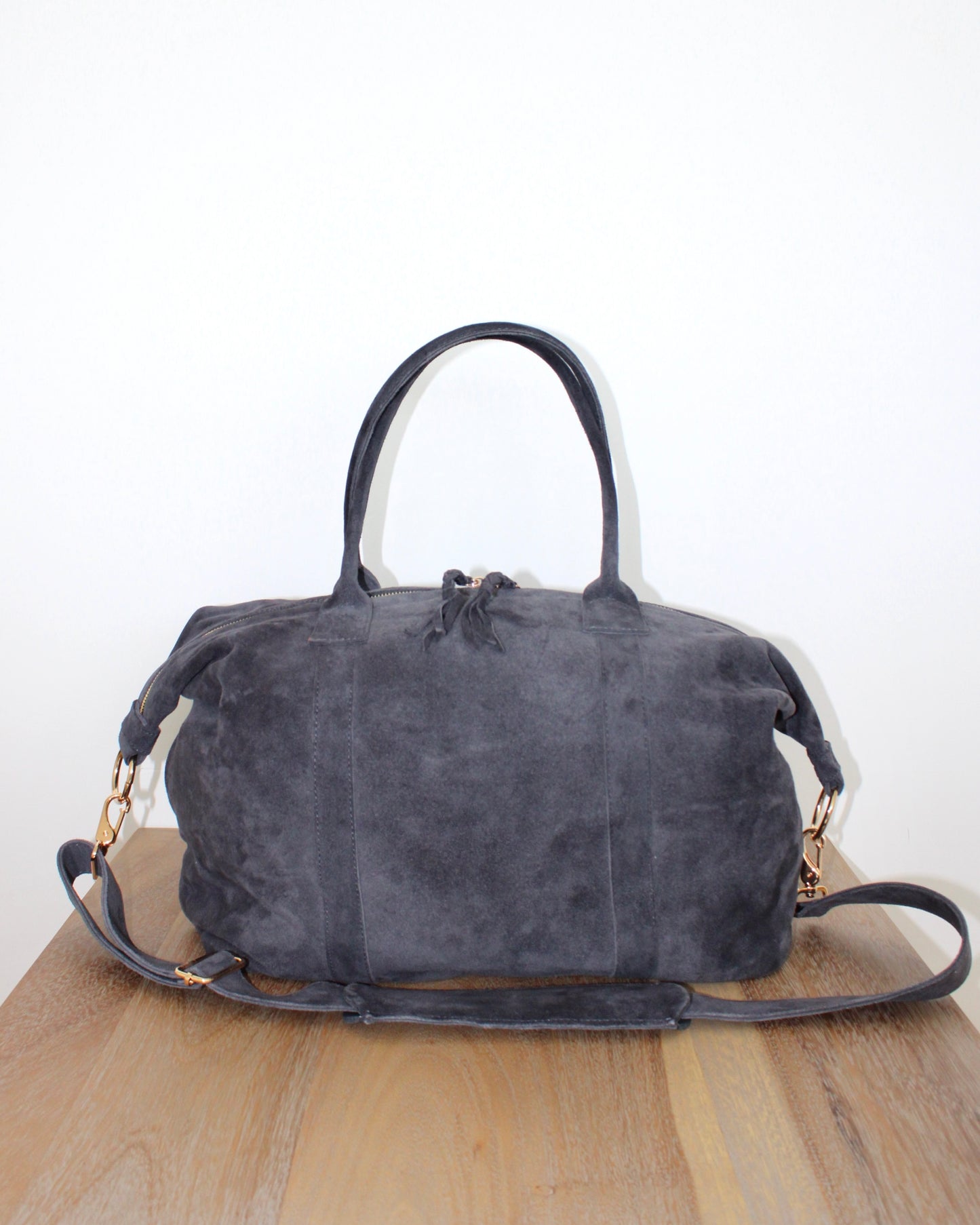 The Nomad Bag in Oscuro Gris