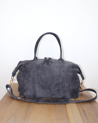 The Nomad Bag in Oscuro Gris