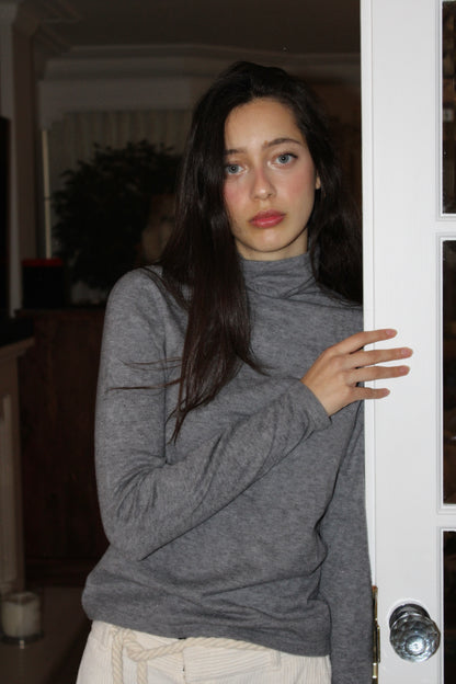 The Snug Turtleneck in Grey